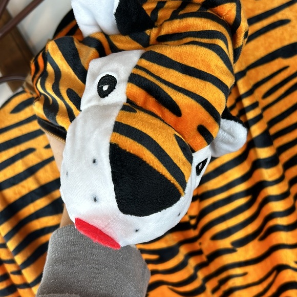 Tiger Halloween costume L/XL - Picture 5 of 16